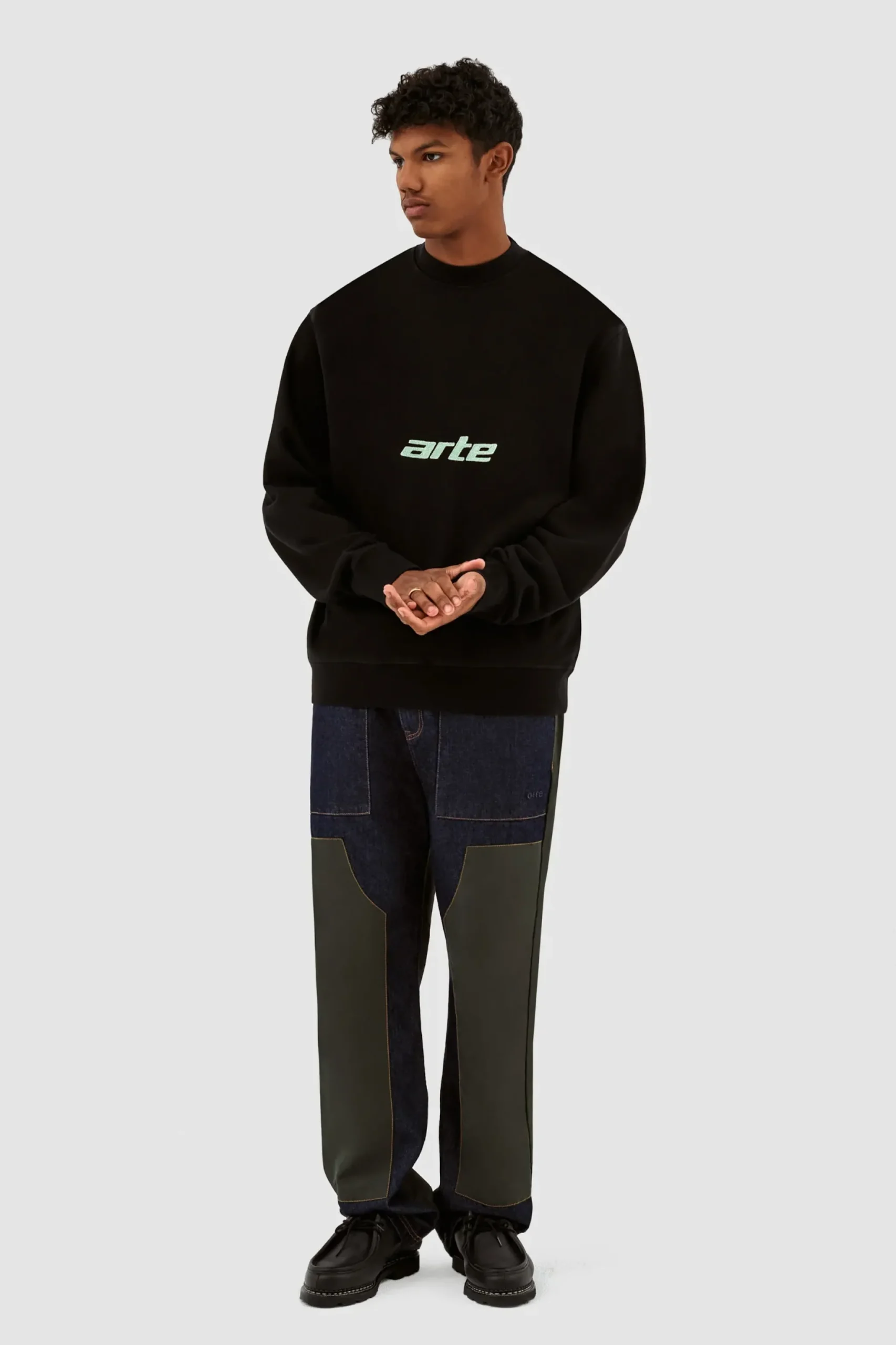 Carlos Arte Crewneck
